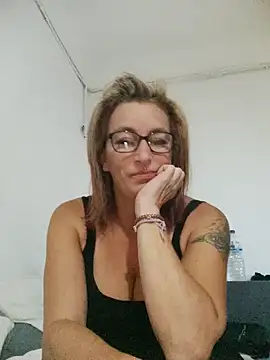 Fifi83Bell online show from 09/30/25, 07:30