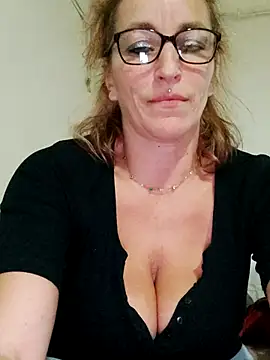 Fifi83Bell online show from 11/03/25, 09:38