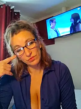 Fifi83Bell online show from 12/17/25, 12:44