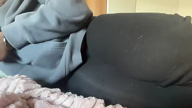 nanaisbackk online show from 10/07/25, 02:36