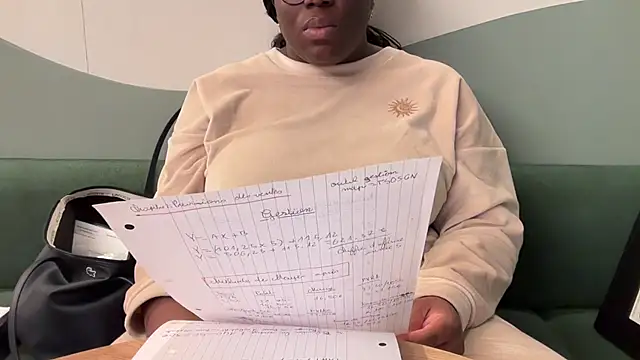 nanaisbackk online show from 12/16/25, 07:35