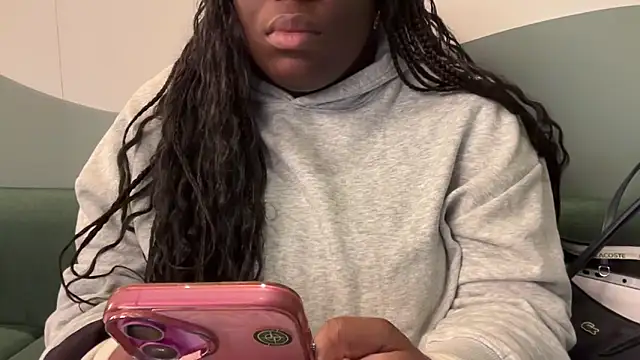 nanaisbackk online show from 12/19/25, 08:54