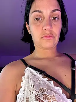 LaPetiteKim online show from 11/24/25, 08:19