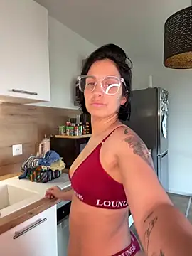 LaPetiteKim online show from 02/23/26, 12:57