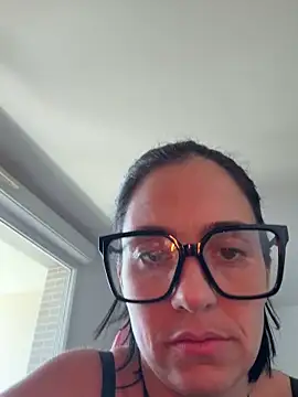 LaPetiteKim online show from 04/14/26, 12:00