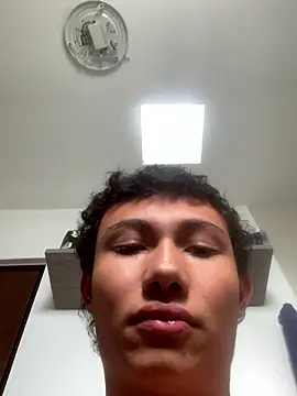 Snapshot of Davomg chatting on 01/05/26, 08:34 Davomg online show from 01/05/26, 08:34