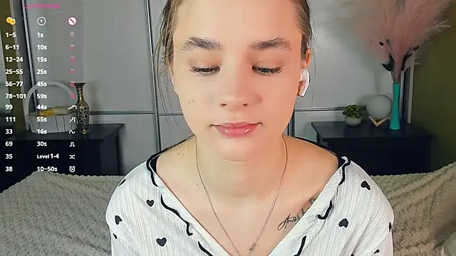 JinnyMcie online show from 04/11/26, 07:45