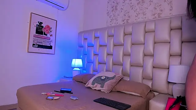 Peyton louise online show from 11/10/25, 11:42