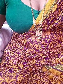 Snapshot of Tamil_Ammani chatting on 05/13/26, 11:33 Tamil Ammani online show from 05/13/26, 11:33