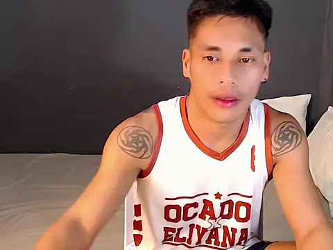 Cute Lucas online show from 10/08/25, 04:37