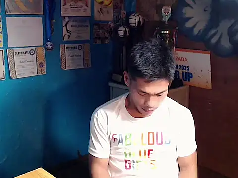 Cute Lucas online show from 10/17/25, 11:46