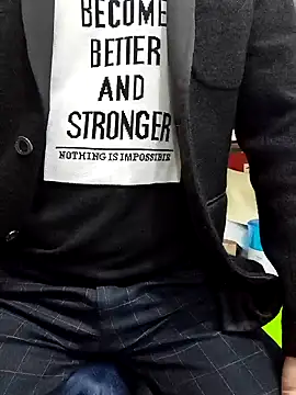 Snapshot of chougegg0214 chatting on 11/07/25, 12:54 chougegg0214 online show from 11/07/25, 12:54