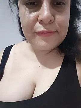 Snapshot of aydannn01 chatting on 10/02/25, 09:11 aydannn01 online show from 10/02/25, 09:11