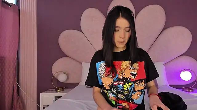 Snapshot of MeganR_ chatting on 11/05/25, 11:21 MeganR online show from 11/05/25, 11:21