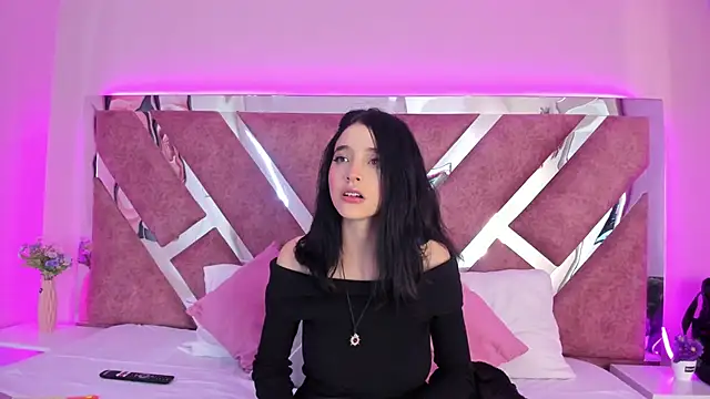 Snapshot of MeganR_ chatting on 12/20/25, 07:10 MeganR online show from 12/20/25, 07:10