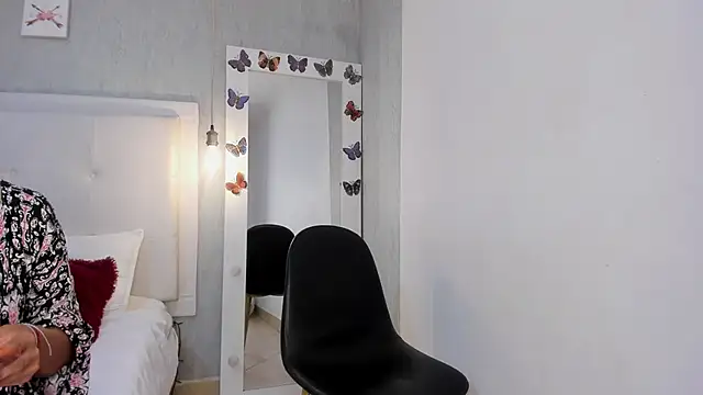 is a bell online show from 11/19/25, 01:44