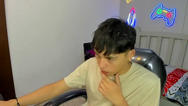 StiwenTwink online show from 11/12/25, 02:06