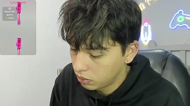 StiwenTwink online show from 12/14/25, 01:05