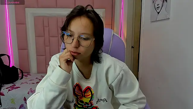 Snapshot of Klaret_Toy chatting on 06/14/26, 08:22 Klaret Toy online show from 06/14/26, 08:22