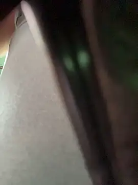 Snapshot of SaraMistick chatting on 12/05/25, 03:52 SaraMistick online show from 12/05/25, 03:52