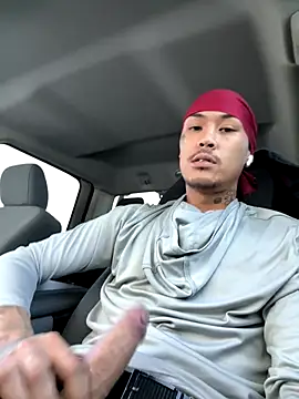 Loadedeggs online show from 10/21/25, 05:24