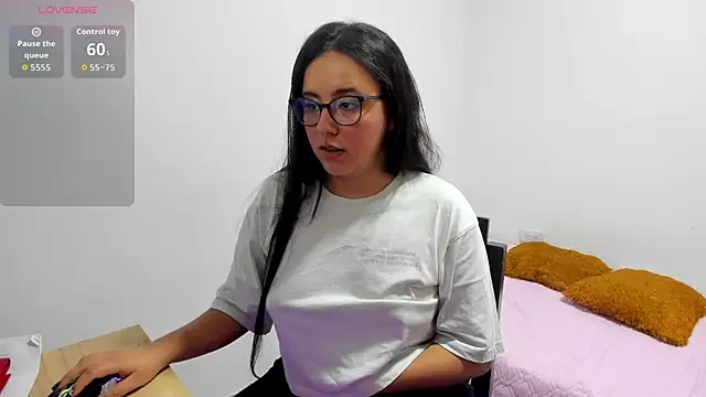 Venus cat  online show from 11/04/25, 10:31