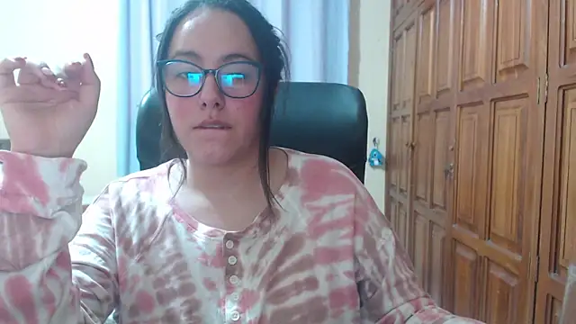 Venus cat  online show from 01/19/26, 02:48