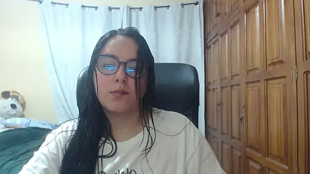 Venus cat  online show from 04/12/26, 01:43