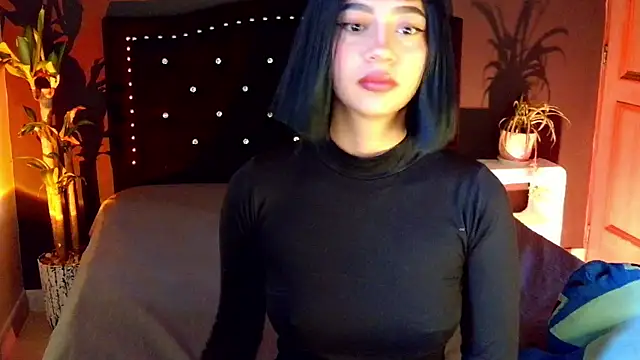 emma web  online show from 04/27/26, 12:25