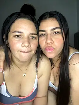 Snapshot of sindyy_01 chatting on 10/16/25, 04:13 sindyy 01 online show from 10/16/25, 04:13