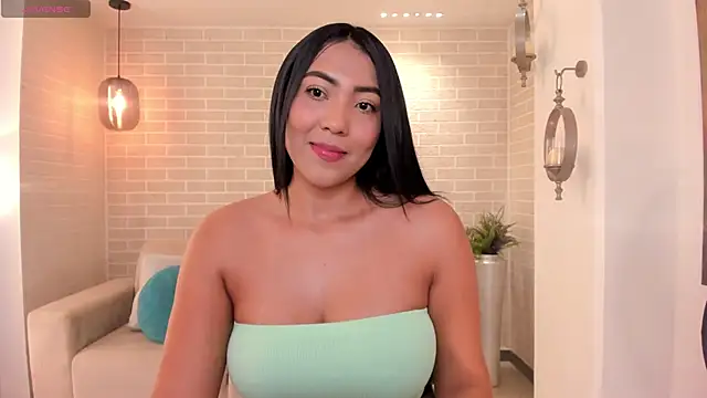 Snapshot of NatalieLewis chatting on 05/17/26, 11:50 NatalieLewis online show from 05/17/26, 11:50