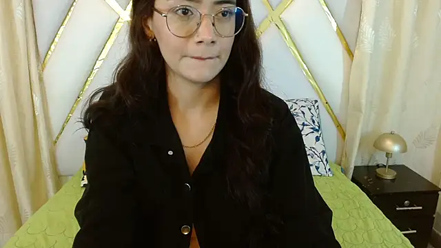 Ariadna Wells online show from 11/24/25, 02:06