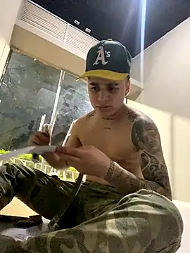 Snapshot of jeff2995_ chatting on 10/29/25, 06:37 jeff2995  online show from 10/29/25, 06:37