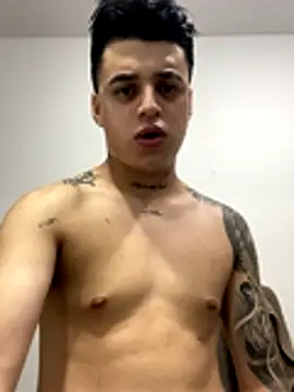 Snapshot of jeff2995_ chatting on 10/31/25, 04:57 jeff2995  online show from 10/31/25, 04:57