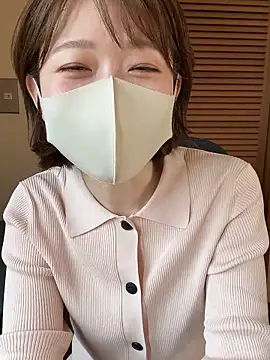 Snapshot of momo_yuipu chatting on 10/06/25, 12:52 momo yuipu online show from 10/06/25, 12:52