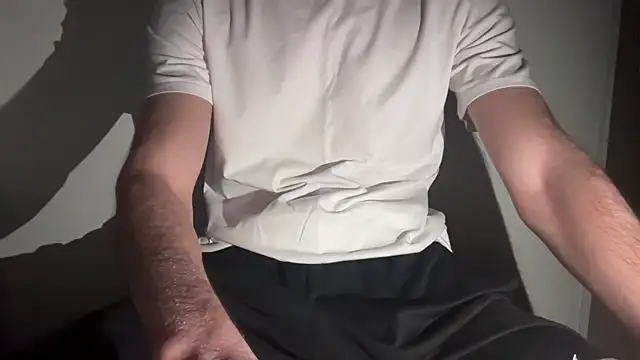 Snapshot of ncjuice_ chatting on 12/21/25, 11:01 ncjuice online show from 12/21/25, 11:01