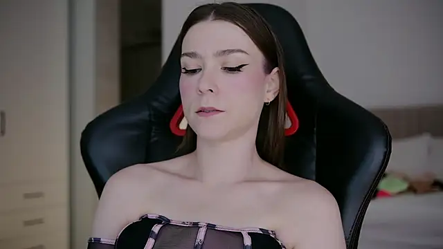 WowHelloAlice online show from 04/11/26, 02:05