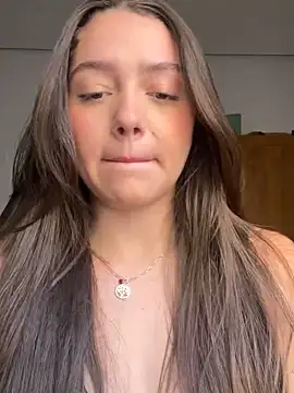 luiza barcelos online show from 10/07/25, 12:35