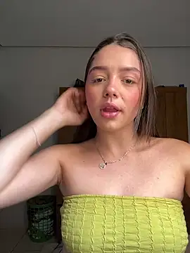 luiza barcelos online show from 10/13/25, 01:22