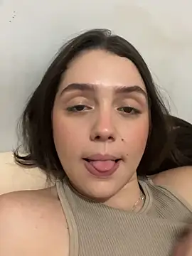 luiza barcelos online show from 10/17/25, 08:55