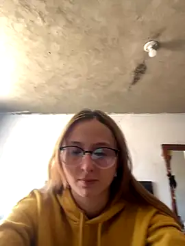 Snapshot of imariahot chatting on 10/15/25, 02:06 imariahot online show from 10/15/25, 02:06