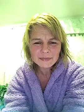 Snapshot of Masha412111 chatting on 10/01/25, 08:59 Masha412111 online show from 10/01/25, 08:59