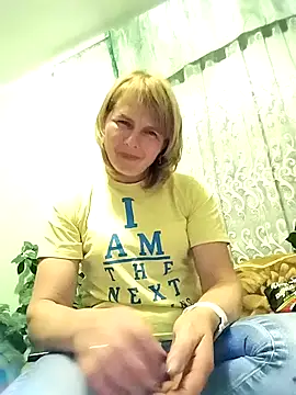 Snapshot of Masha412111 chatting on 10/08/25, 08:50 Masha412111 online show from 10/08/25, 08:50
