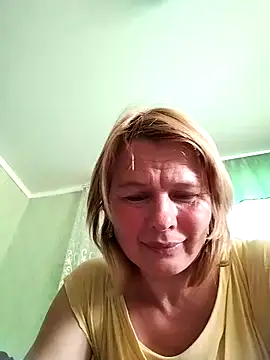 Snapshot of Masha412111 chatting on 10/11/25, 10:47 Masha412111 online show from 10/11/25, 10:47