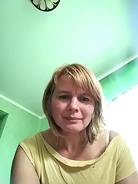 Snapshot of Masha412111 chatting on 10/12/25, 10:36 Masha412111 online show from 10/12/25, 10:36