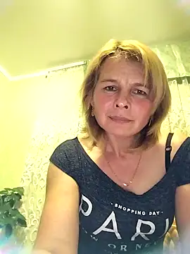 Snapshot of Masha412111 chatting on 10/18/25, 06:52 Masha412111 online show from 10/18/25, 06:52