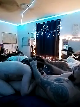 Snapshot of JNTre chatting on 12/23/25, 08:01 JNTre online show from 12/23/25, 08:01