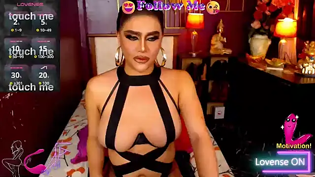 Snapshot of BombshellMARIA chatting on 10/08/25, 11:41 BombshellMARIA online show from 10/08/25, 11:41