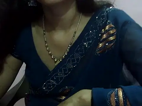 Snapshot of Laila_Cute chatting on 05/03/26, 04:46 Laila Cute online show from 05/03/26, 04:46