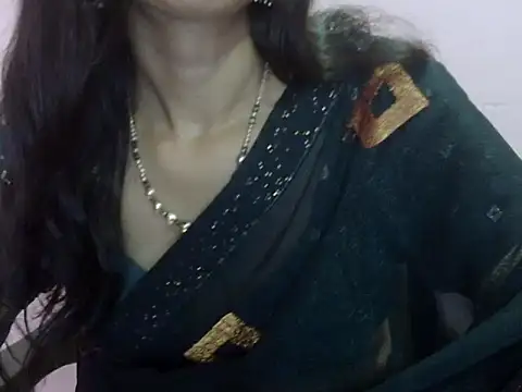 Snapshot of Laila_Cute chatting on 05/04/26, 05:25 Laila Cute online show from 05/04/26, 05:25
